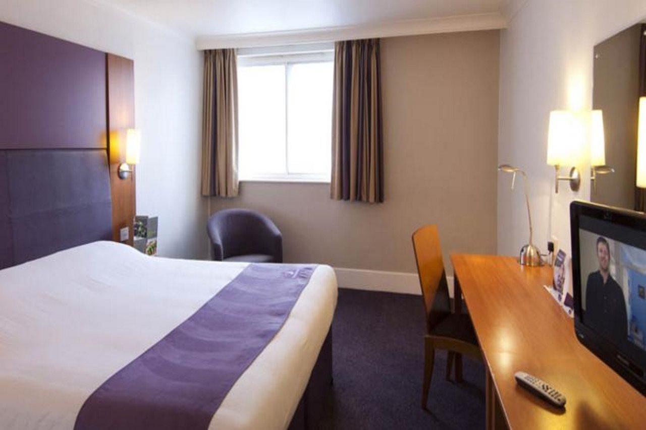 Premier Inn Stoke-On-Trent 外观 照片