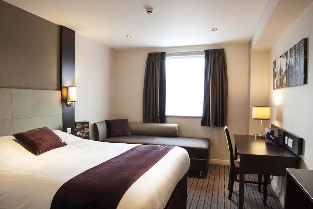 Premier Inn Stoke-On-Trent 外观 照片
