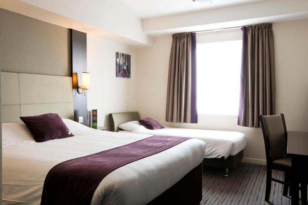 Premier Inn Stoke-On-Trent 外观 照片